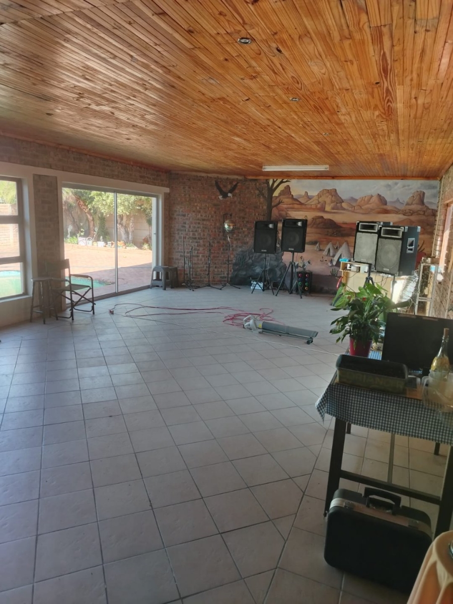 4 Bedroom Property for Sale in Bothasrus Eastern Cape